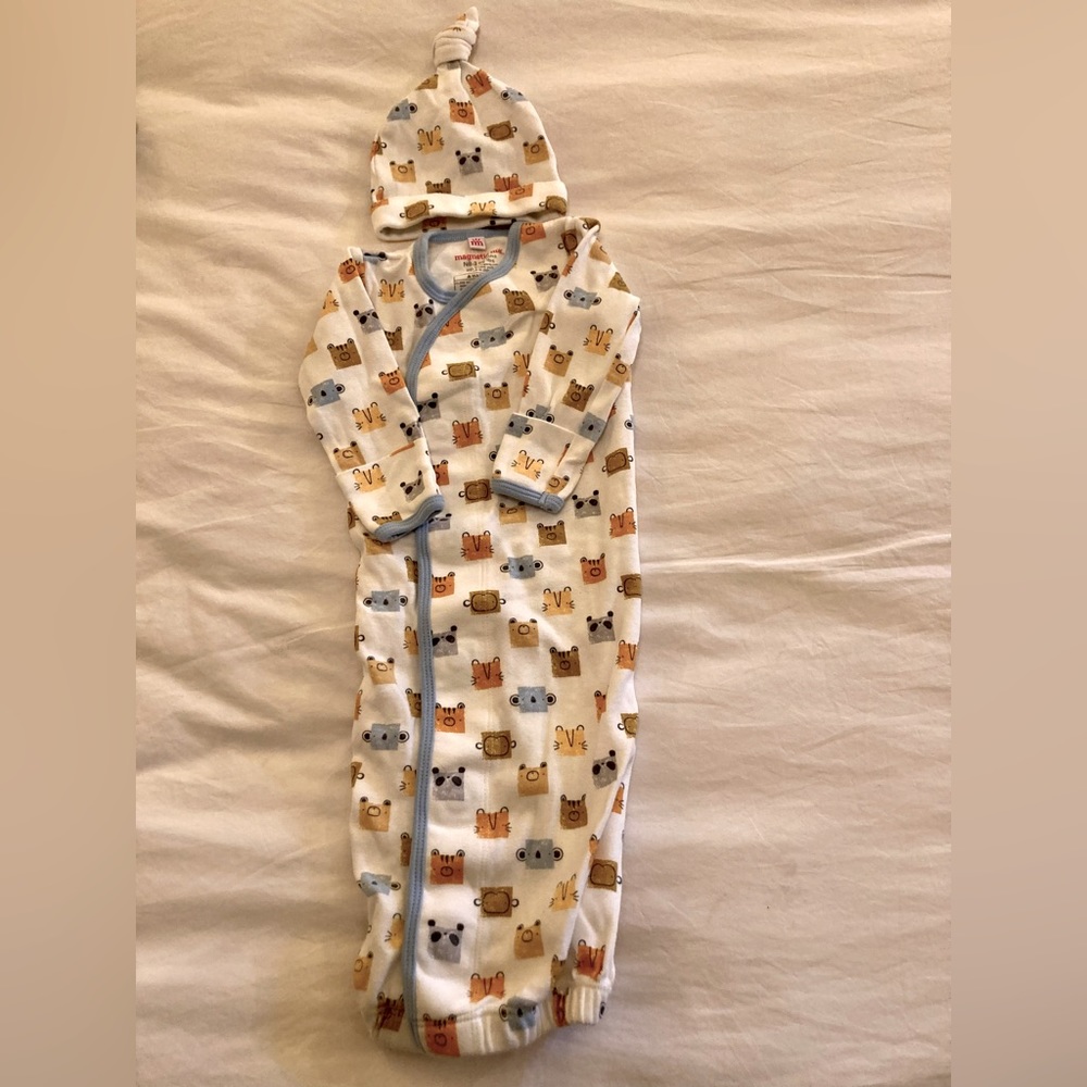 Magnetic Me Organic Cotton Gown and Hat NB - 3 months